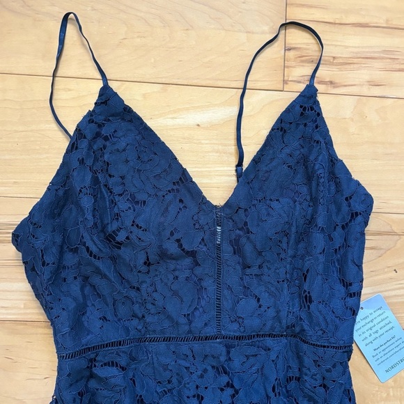 ASTR the Label Lace V-Neck Cocktail Dress Womens Medium New With Tag Navy Blue - Picture 4 of 7